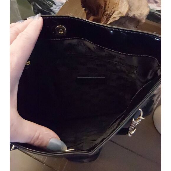 MICHAEL KORS Jet Set Black Gold Chain Tote Patent Leather Shoulder Bag Purse - Picture 3 of 7